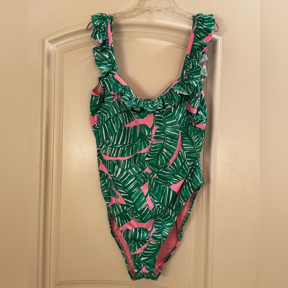 Aemma Ruffle One-Piece Swimsuit in Green & Conch Shell Pink - Picture 4 of 7